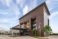 La Quinta Inn & Suites by Wyndham Austin Parmer/Tech Ridge Hotel in zona Dollar General