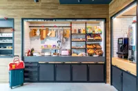 Moxy Utrecht - breakfast