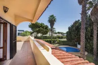 Exclusive Retreat in Vilamoura, Private Pool, Off-Street Parking, Free AC & Wifi - Villas