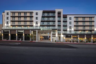 Holiday Inn & Suites Monterey Park - Los Angeles