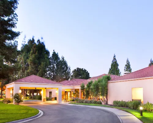 Courtyard Pleasanton Hotele w: Pleasanton