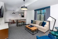 Courtyard Atlanta Midtown Hotels in Atlanta