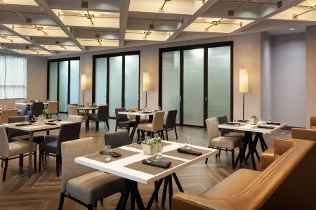 Marriott Phoenix Airport Отели рядом с достопримечательностью «Ботанический сад города Финикс»