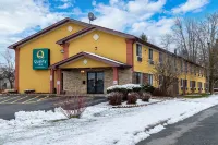 Quality Inn Hotels near The Bull Farm Antiques