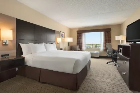 DoubleTree by Hilton Hotel Wichita Airport