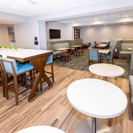 Hampton Inn by Hilton Selma