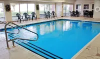 Hampton Inn Bloomington-West - Pools