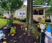 Magnolia Gnomes and Gardens, Large Fenced yard and Pets Stay Free!!