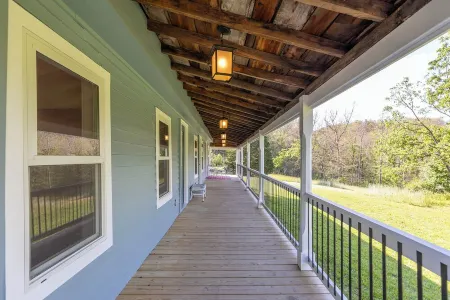 Cozy Cabin in Nature by National Park, EV Charger