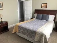 F1, Downtown St. Augustine, POOL, beaches, free onsite parking!
