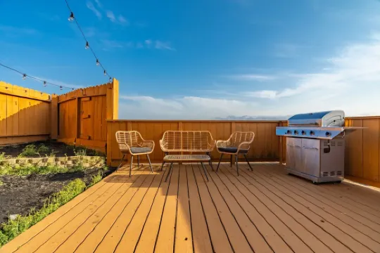 Spacious 4BR Home w/ Stunning Views Near SF