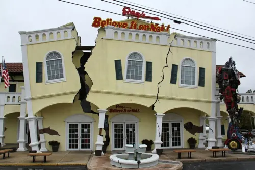 Fun Family Resort. Huge 4BDR Modern Cottage sleeps 12 Hotel a Sunset Cove Township