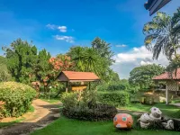 Saitharn Iyara Resort &Spa Hotel dekat Wat Nong Prue