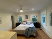 Charming 2 Bed/2Bath Newly Renovated-Location!