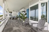 Kemah's Bayfront Getaway with Pool