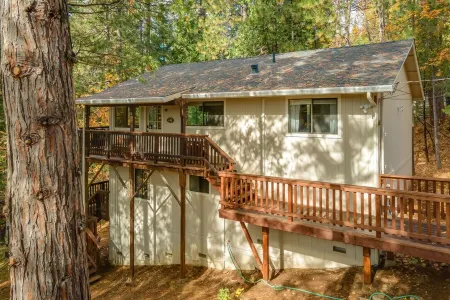 LakeMont, wifi, GENERATOR, King bd, FREE Lake access +A/C