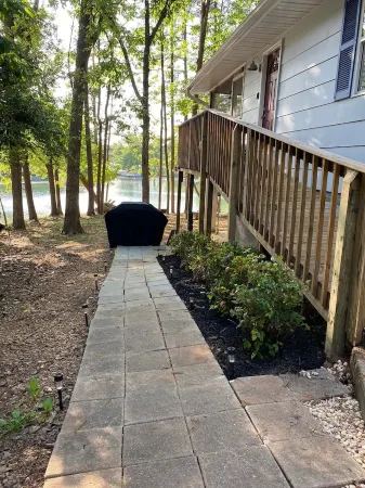 Uncork, Unwind, Relax @ this Family & pet Friendly Lake Home #1