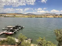 Breath Taking Waterfront View- family sized condo! End Unit