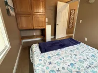Gun Lake Cute Little Cottage Steps from Beach w Boat Slip. Hotels in Barry County