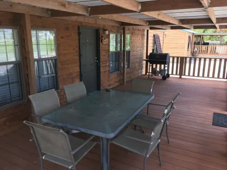 "Clean/Maintained Fully Furnished Lodging" -Speckled Trout Отели в г. Плакеминс Пэриш