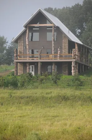 Antler Hill Lodge- Newly Built!