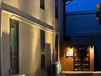 Marfa House Fronteriza--Central and Accessible Hotels in Marfa