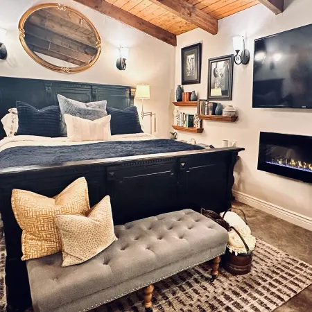 Petaluma Wine Country relaxing get away w/salt water pool/ spa close to downtown