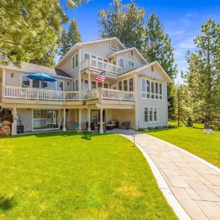 West Shore Lakefront Luxury Estate!  Kayaks, Dock/Buoys, Exceptional Views!!! Отели в г. Пламас Каунти