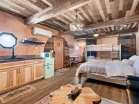 Rustic Hobbit Inspired Hocking Hills State Park 3 mi away Hot Tub Pet Friendly Hotels in Swan Township