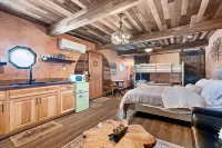 Rustic Hobbit Inspired Hocking Hills State Park 3 mi away Hot Tub Pet Friendly