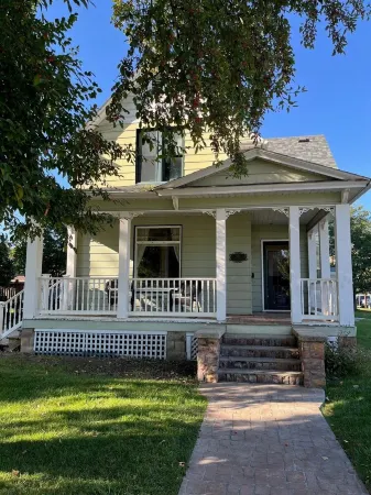 Well Maintained Home Within Three Blocks from Historic Main Street Sheridan Отели в г. Шеридан