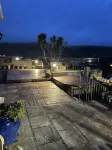 Large Victorian House for 12 Overlooking Woolacombe Beach. Hot Tub, BBQ, Parking Hotels in Woolacombe