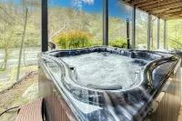 Mountain River Escape 4br 3.5ba on a rushing Coosawatee River.