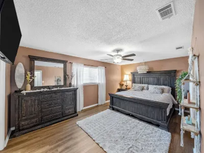 Family & Pet Friendly Country Home by Lake Lavon & Historic Wylie Texas to shop! 팀버스 자연보호지역 주변 호텔