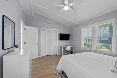 Atlantic Breeze North - Renovated & Cozy - Walk To Beach