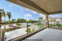 Cardiff 5 bedroom home w/pool &  gated driveway near beach