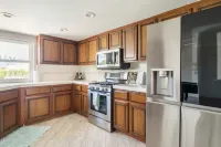 3bed 2bath House.  Private Pool and Spa. Close to Acrisure Center!