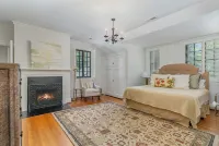 Parklike Estate in the Heart of Louisville w/Pool and Gardens -- Family Friendly Hotels in 