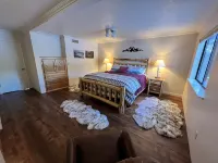 Solitude in the Cedars, Spacious Mountain Home