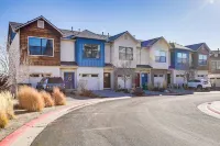 4 Mi to Dtwn: Family-friendly Townhome in Reno