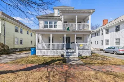 New England Charm, Portland - Parking included