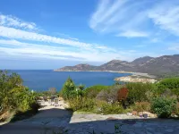 Apartment in a quiet neighbourhood with view of the sea and mountain - Wifi