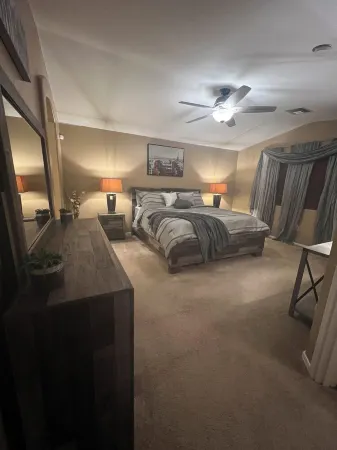 THE LITTLE PALACE Отели рядом с достопримечательностью «Old Pueblo Pediatrics»