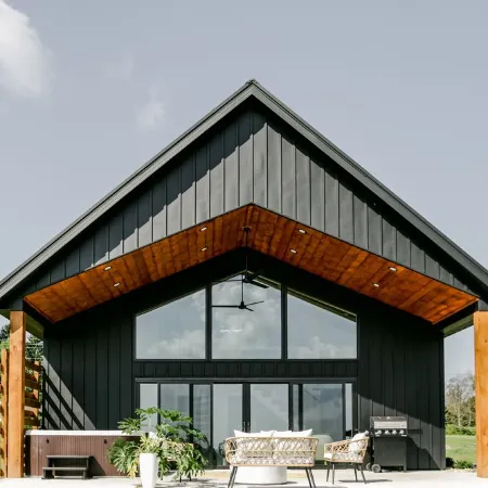 Sky Ridge-The Dawn/ Brand New Cabin in Amish Country w/Hot tub