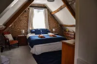 A unique 4 bed barn conversion set in beautiful rural location of North Somerset Отели в г. Бернем Витхаут