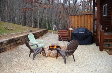 Romantic Couple's Mountain Getaway!