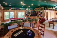 Hidden Hollow Farm - Pool; Game Rm; Sleeps 26, 55 min. to DC, Riverwalk & Trails