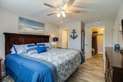Recently renovated 2 bedroom short walk to the beach getaway.