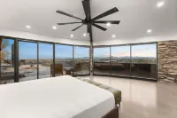 Modern Mountain Escape - Privately gated, unobstructed views atop South Mountain