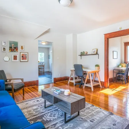 Stylish, modern loft with historic charm Отели рядом с достопримечательностью «Музей науки штата Миннесота»